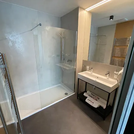 Ponton Apartment *