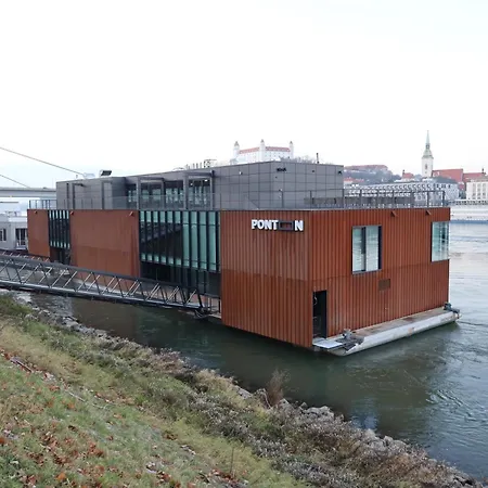 Ponton Pressburg